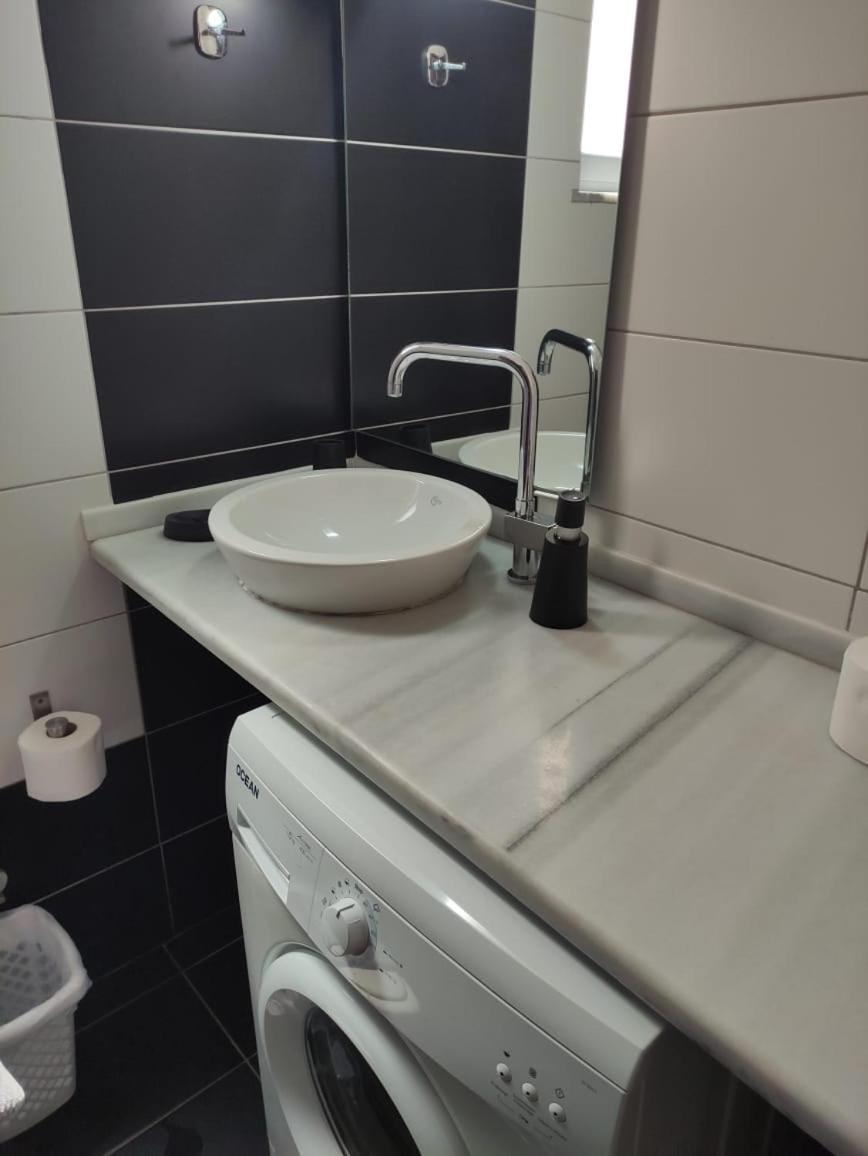 Adam Apartments Sarandë Exteriér fotografie