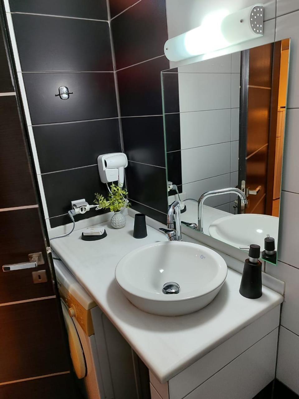 Adam Apartments Sarandë Exteriér fotografie