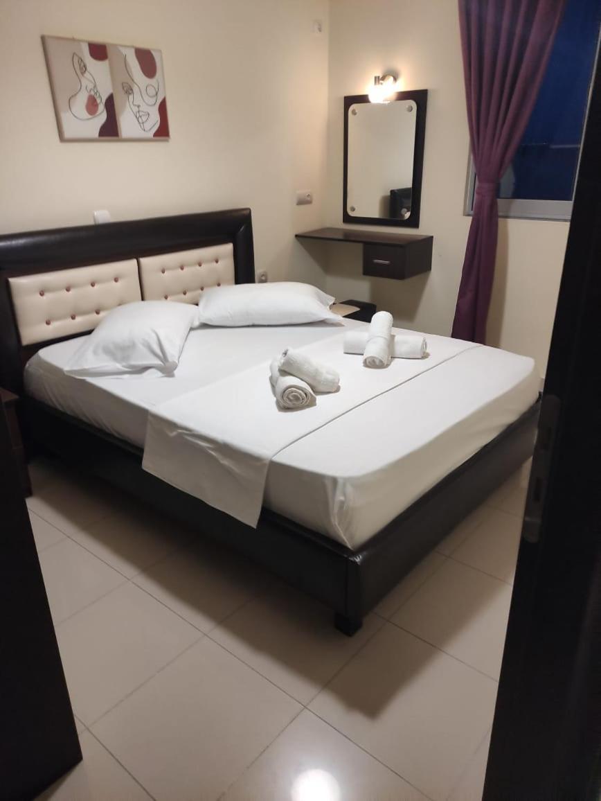 Adam Apartments Sarandë Exteriér fotografie